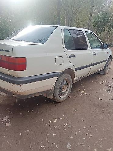 Volkswagen: Volkswagen Vento: 1994 г., 1.8 л, Механика, Бензин, Седан — 3