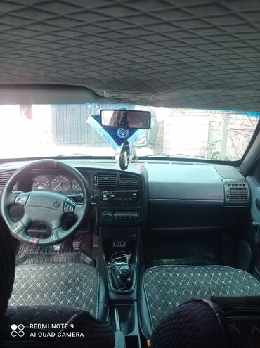 автомобиль токмок: Volkswagen Passat CC: 1995 г., 1.8 л, Механика, Бензин, Седан