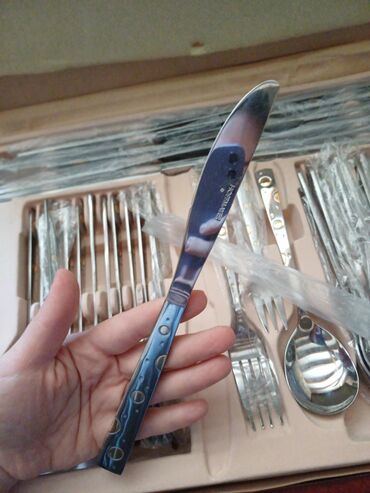 Süfrə ləvazimat dəstləri: Paslanmayan poladdan stolüstü dəst – futlyarlı - Komplekt: bıçaq — 6