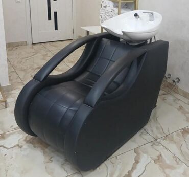 Divan və masa dəstləri: Salam yalnız vatsapa yazınSalon ucun sac moykasi satilir.250azn.Hec
