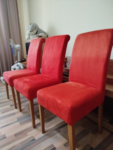 halo oglasi sto za sminkanje: Dining chair, color - Red, Used