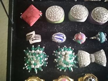 Prstenje: Novi ženski prsteni -svi zajedno-gomila novi različiti - ima po neki i — 8