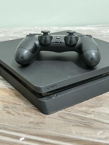 Salam, Playstation 4 SLIM 1 TB, shexsi istifadede olmus konsoldur — 2