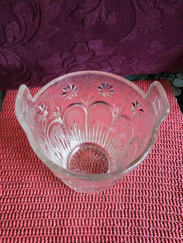 Kompleti posuđa: Kibla nova za led presovano cesko staklo. 70,80te. Visina sa na lalafo.rs — 6 Kompleti posuđa: Kibla nova za led presovano cesko staklo. 70,80te. Visina sa — 6