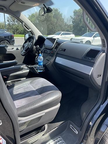 led panel: Volkswagen Multivan: 2 l | 2011 il Van/Minivan — 7