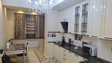 долгосрочная квартира каракол: 3 комнаты, Риэлтор, С мебелью полностью