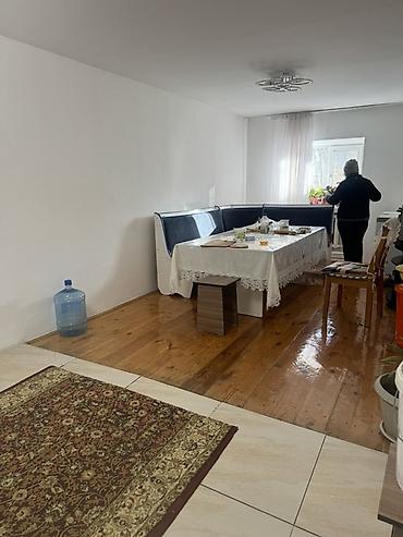 Продажа коттеджей и домов: Продается жилой дом с большим участком и бассейном. Характеристики: - — 12