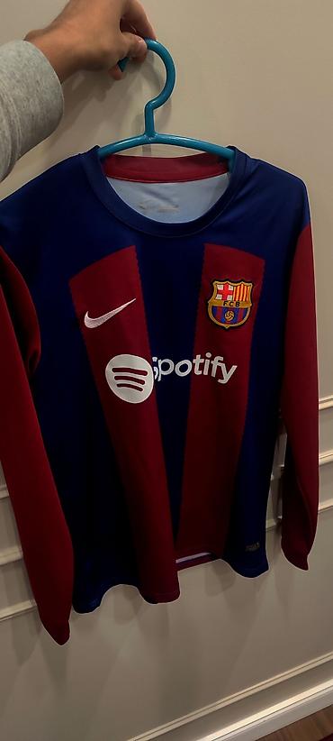 Игровая футбольная джерси FC Barcelona (домашняя), с длинными at lalafo.kg Игровая футбольная джерси FC Barcelona (домашняя), с длинными