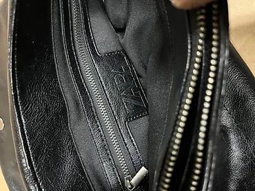 Modni rančevi: Crna ženska torba preko ramena - Materijal: veštačka koža (sjajan — 7