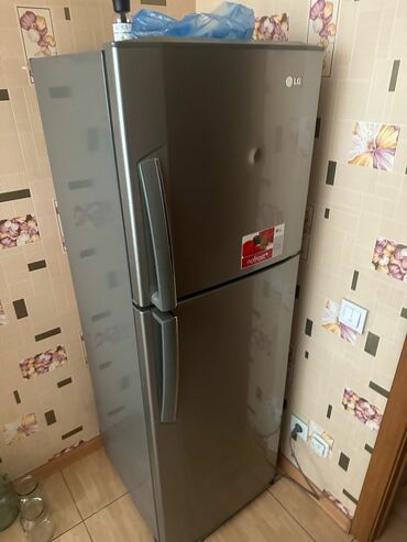 lg wing: Холодильник LG, Б/у, Двухкамерный, No frost, 160 *