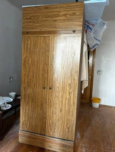 продажа офисной мебели бу: Двуспальная кровать, 2 тумбы, Б/у
