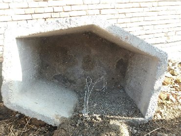прокат лошадей: Кормушка бетон можно для лошадей или под зерно также под барду