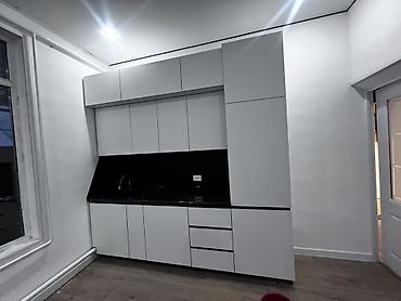 Кухонные гарнитуры: Кухонный гарнитур, цвет - Белый, ДСП — 6