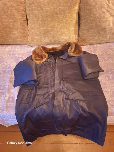 пальто мужской: Продаю новый российский тулуп покрытый с верху очень прочным