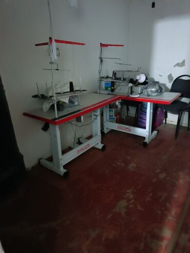 стол от швейной машинки: СРОЧНО продаю швейный цех 
кройный стол,утюг
новые машинка все есть
