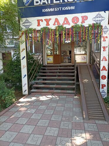 Магазины: Сдаю Магазин, В жилом доме, 62 м² Действующий, Частично с оборудованием, С ремонтом, Вода, Канализация, Отопление, Отдельный вход, 1 линия