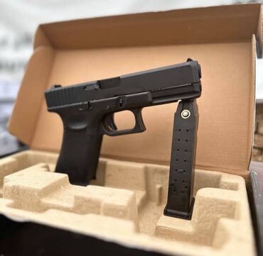 Другое для спорта и отдыха: Продается страйкбольный пистолет glock 17 от фирмы WE