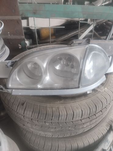 Передние фары: Передняя левая фара Toyota 2001 г., Б/у, Оригинал, Япония at lalafo.kg Передние фары: Передняя левая фара Toyota 2001 г., Б/у, Оригинал, Япония