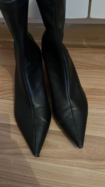 Eynəklər: Zara botinka 37 razmer 
Geyilib — 8