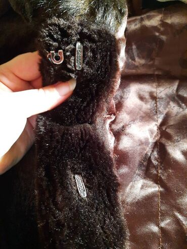 Krzneni kaputi: Bunda od vestackog krzna XL Prodajem vrlo atraktivnu dugacku bundu od — 9