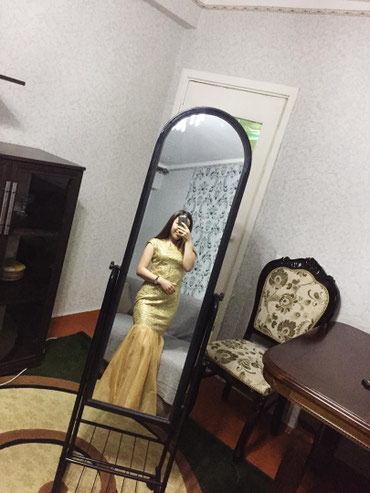 вечернее платье золотистого цвета: Вечернее платье