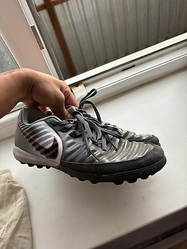 nike react: 41р одевал примерно 4 раза Причина продажи ( на размер большие они — 1
