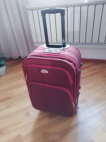 klatc və kiçik çantalar: Б/У чемодан разм. 55×40×25 на колесиках