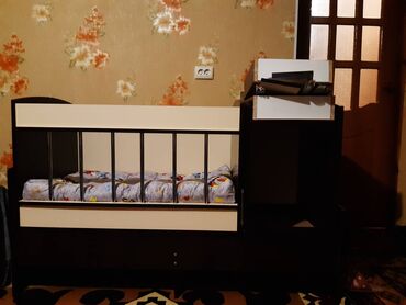 бу детские кроватки в Кыргызстан | ДЕТСКИЕ КРОВАТИ: Детская кровать с комодам, можно качать, состояние новое, совсем не