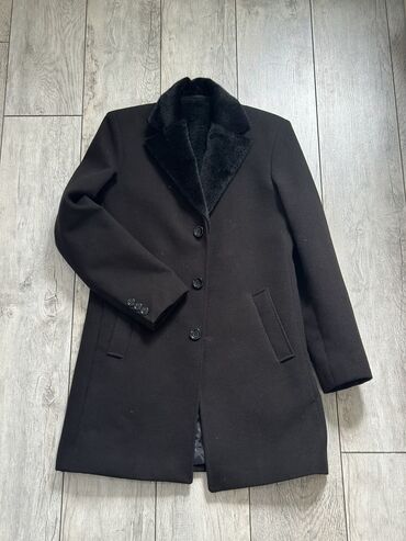 парная одежда: Мужское классическое пальто скромный и стильный размер m l Б/У цена