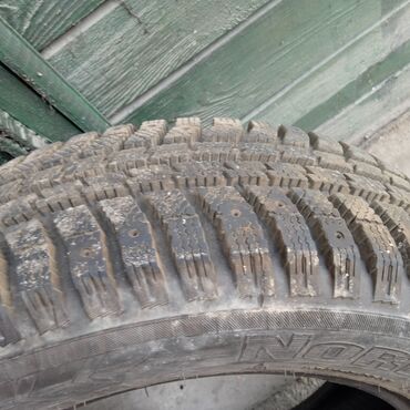 зимние шины на ниву 21214: Продаю зимние шиныразмер 175/65 R14,комплект 4шт,цена 10 000