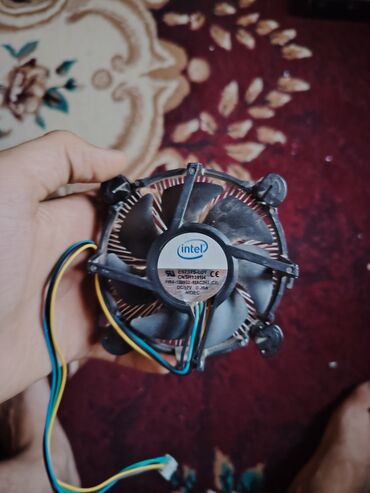 Аксессуары для ПК: Система охлаждения Intel, Кулер