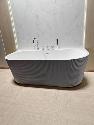 полочки в ванну: Ванна Сүйрү, Материалы: Акрил, Өлчөмү: 170 x 80 см, Акысыз орнотуу