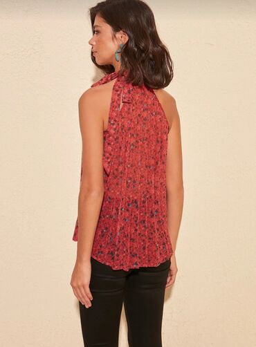 Köynək və bluzalar: Bluzlar - Rəng: saf ağ - Model: uzunqol, düyməli, yüngül dar kəsim - — 21