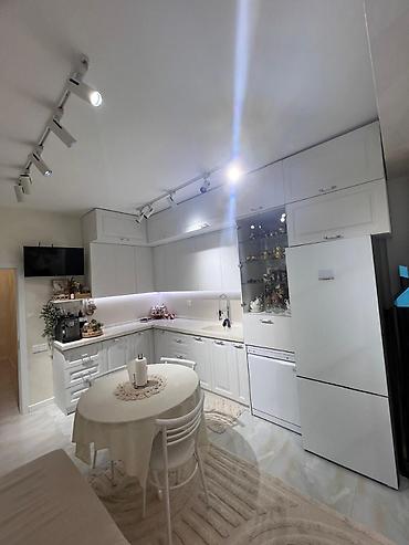 azadliq ev: 3 otaqlı, Yeni tikili, 107 kv. m — 4