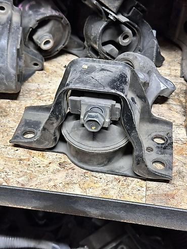 Подушка (опора) двигателя автомобиля - Тип: резинометаллическая опора