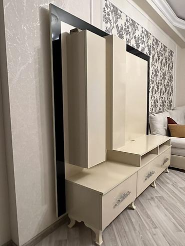 tv atdigi: TV stend Zərif dizaynlı TV stendi və divar modulu - Rəng: krem (ön — 3