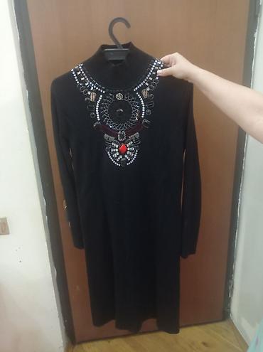 Qara rəngli trikotaj don - Model: uzunqol, dizə yaxın uzunluq - Yaxa
