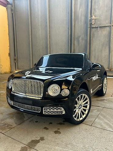 Uşaq üçün elektrik maşınları: Qara rəngdə, uşaqlar üçün nəzərdə tutulmuş "Bentley" markalı elektrik — 3