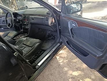 лак авто: Mercedes-Benz E55 AMG (W210), черный седан. машина на разборе на — 7