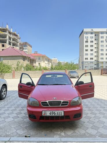 Daewoo: Daewoo Lanos: 2001 г., 1.6 л, Автомат, Бензин, Седан