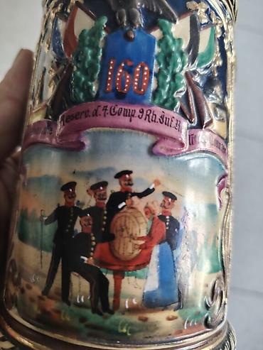 İncəsənət və kolleksiyalar: Bu — alman pivə krujkasıdır (Krug), “Reservistenkrug” adlanan — 8