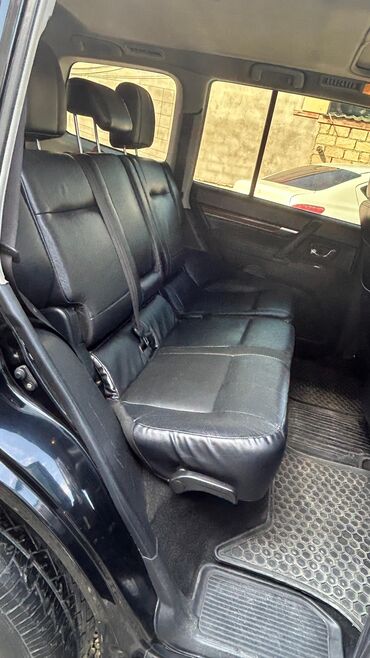 Mitsubishi: Mitsubishi Pajero (IV nəsil) SUV - Gövdə: 5 qapılı, qara rəng, tam — 7