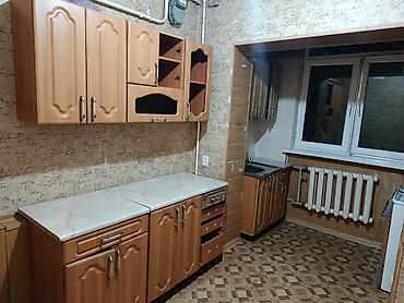 Квартиры: 3 комнаты, 12 мкр Без животных, от 6 месяцев, С мебелью частично — 8