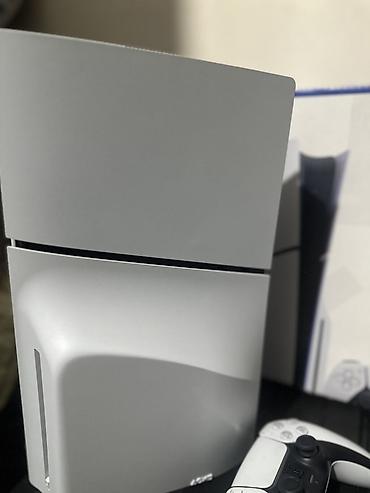 Видеоигры и приставки: Sony ps 5 slim disc + подписка на год + два джойстика + диск Sony ps — 7