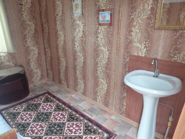 сниму комнату в квартире с хозяйкой: 10 кв. м, Эмереги менен