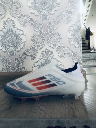 флис толстовка мужская: Мужские кроссовки, 42, Adidas, Новый, цвет - Белый, Платная доставка