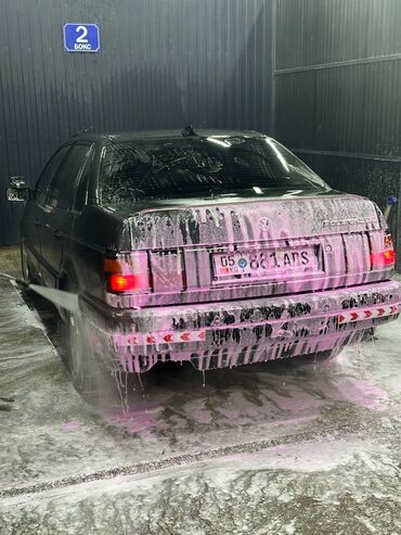 хотите авто: Volkswagen Passat: 1988 г., 1.8 л, Механика, Бензин, Седан