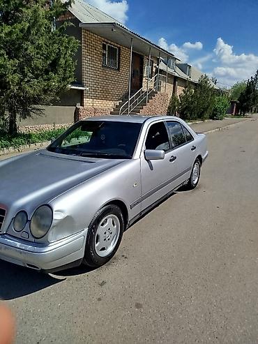 Mercedes-Benz: Mercedes-Benz E-Class: 1995 г., Седан — 10