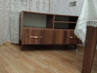 чехол на айфон 7: Televizor altlığı satılır az işlənib 70azna satılır