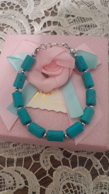 Zərgərlik dəstləri: Dəstə daxildir: Sırğa — 2